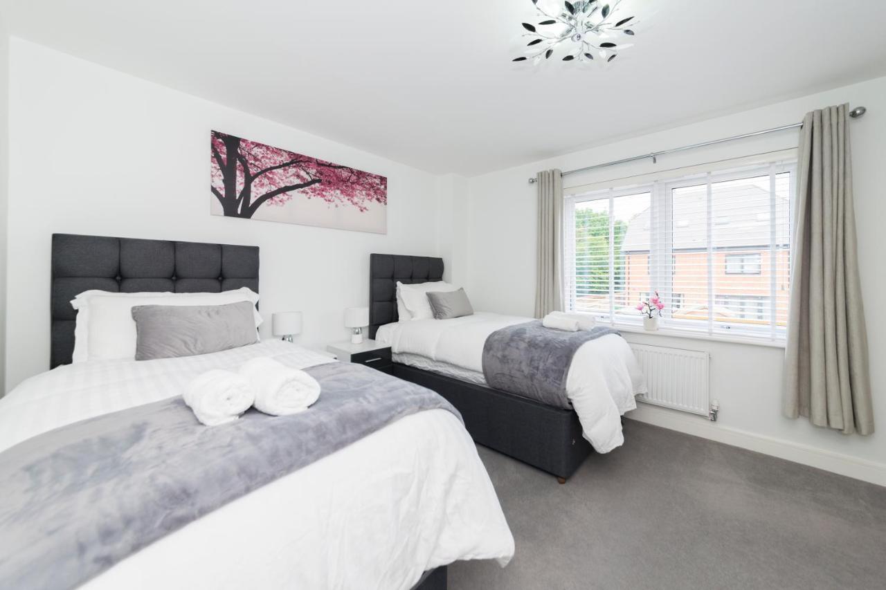 Greenfield Modern 3Br Home - Southcote Lane , Reading Exteriér fotografie